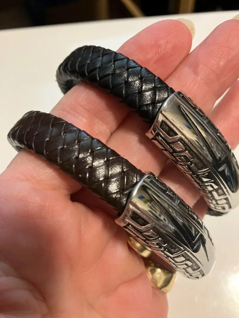 Men's Stainless Steel Lightning Bolt Slider on Leather Band Magnetic Clasp NEW